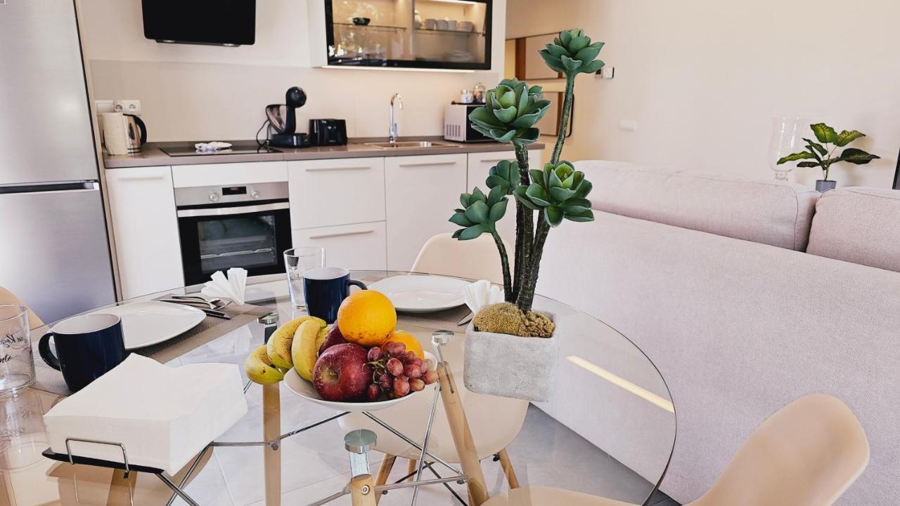 Nogalera Quintessence Apartment With Private Parking By Namaste Elite Torremolinos Buitenkant foto